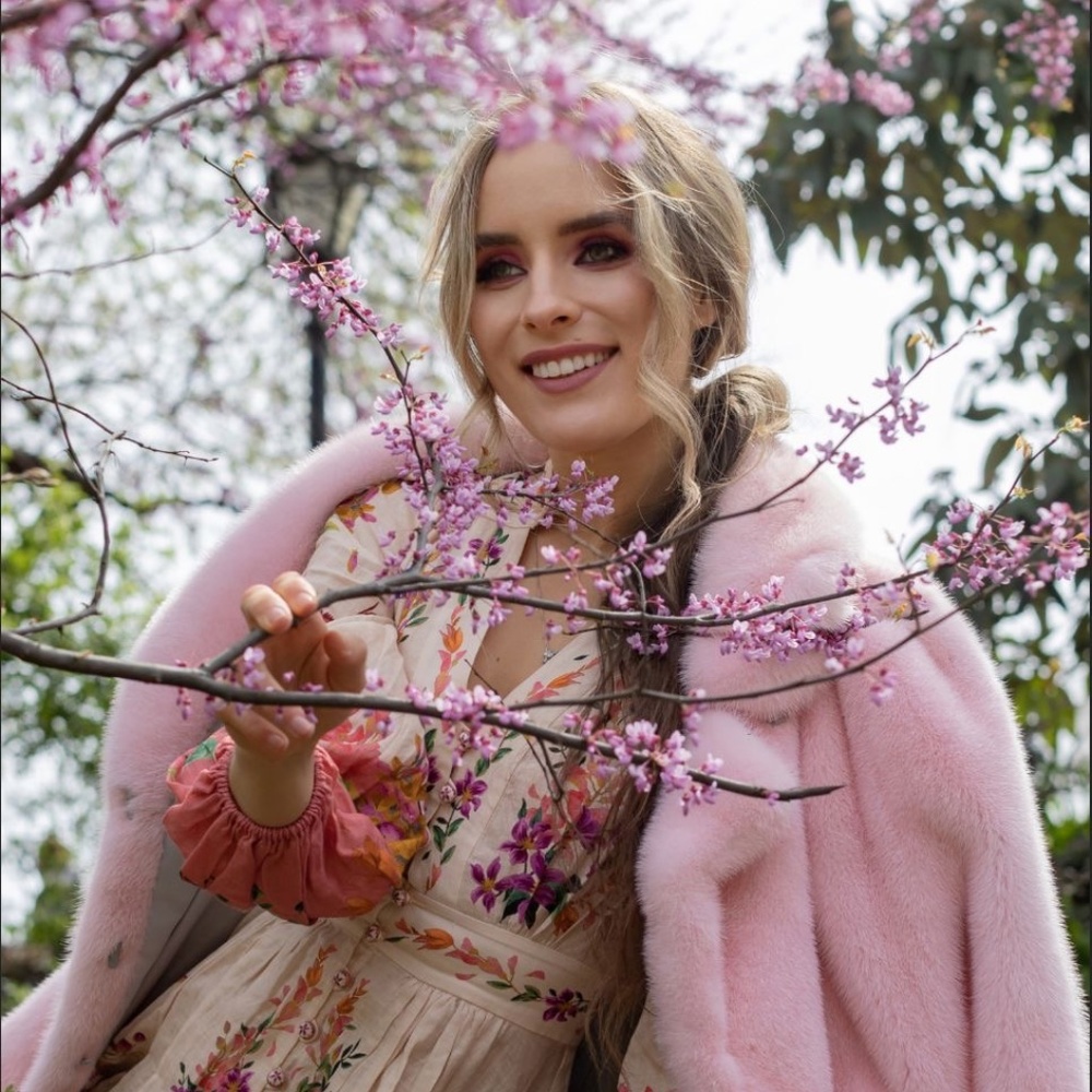 real mink fur coat Size M. color Pink